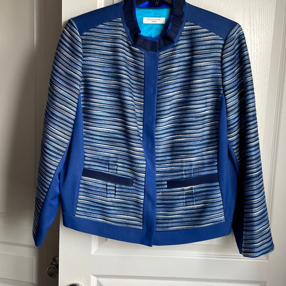 NWT Tahari Woman Blue Button Jacket Size 18